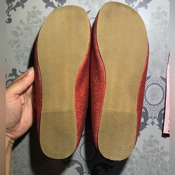 💀 Red Glittery Flats - Picture 2 of 4